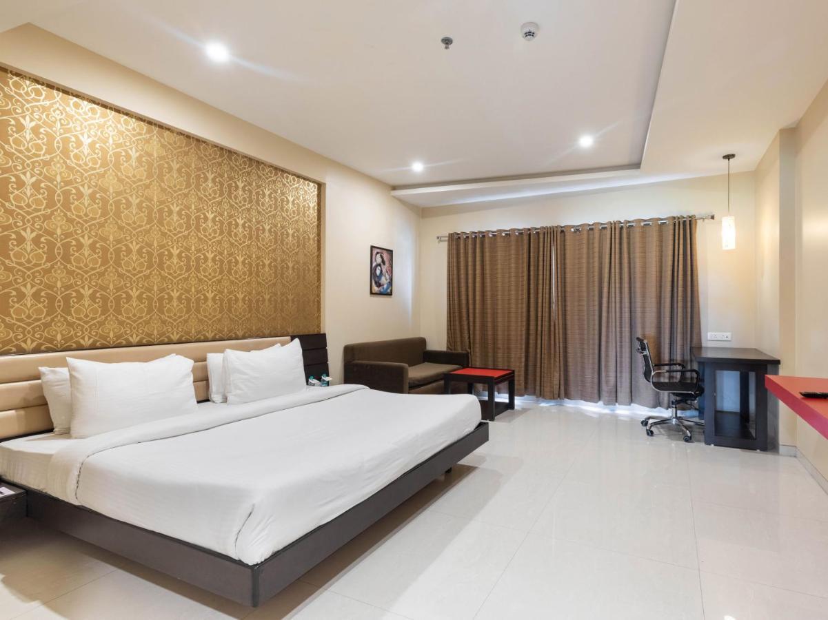 Anjushree Hotel Ujjain Bagian luar foto