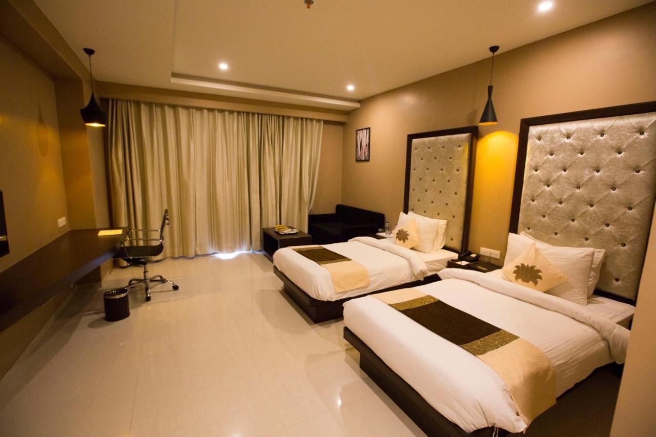 Anjushree Hotel Ujjain Bagian luar foto