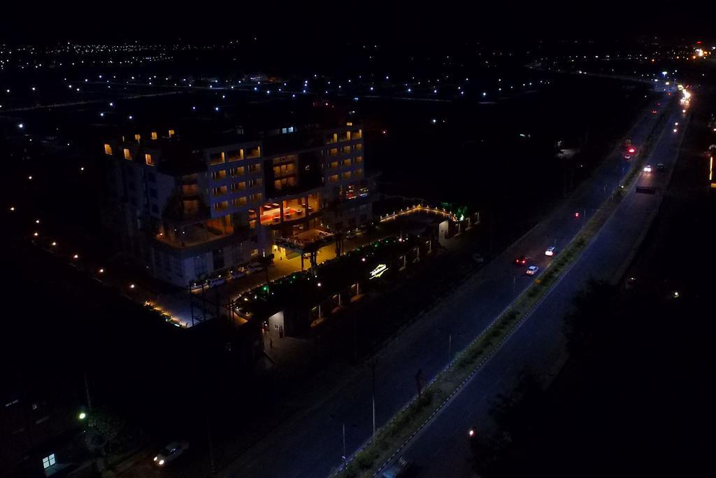Anjushree Hotel Ujjain Bagian luar foto