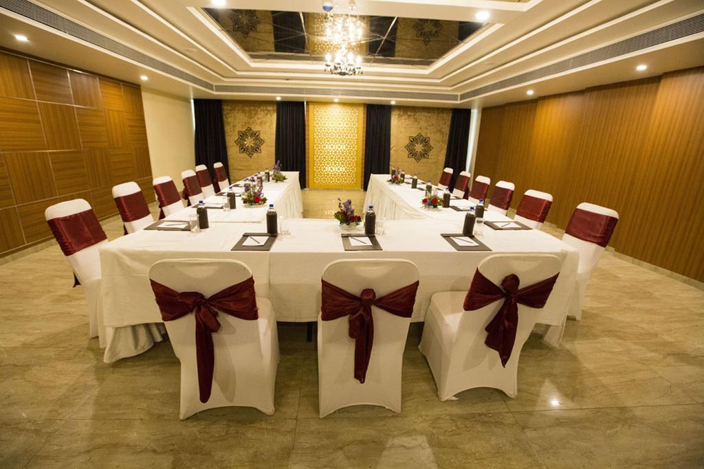 Anjushree Hotel Ujjain Bagian luar foto
