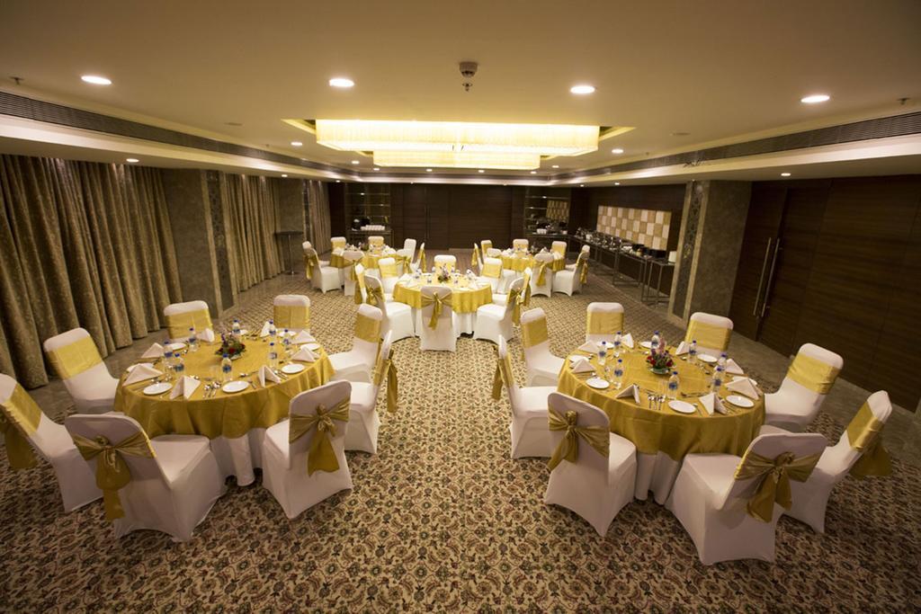 Anjushree Hotel Ujjain Bagian luar foto