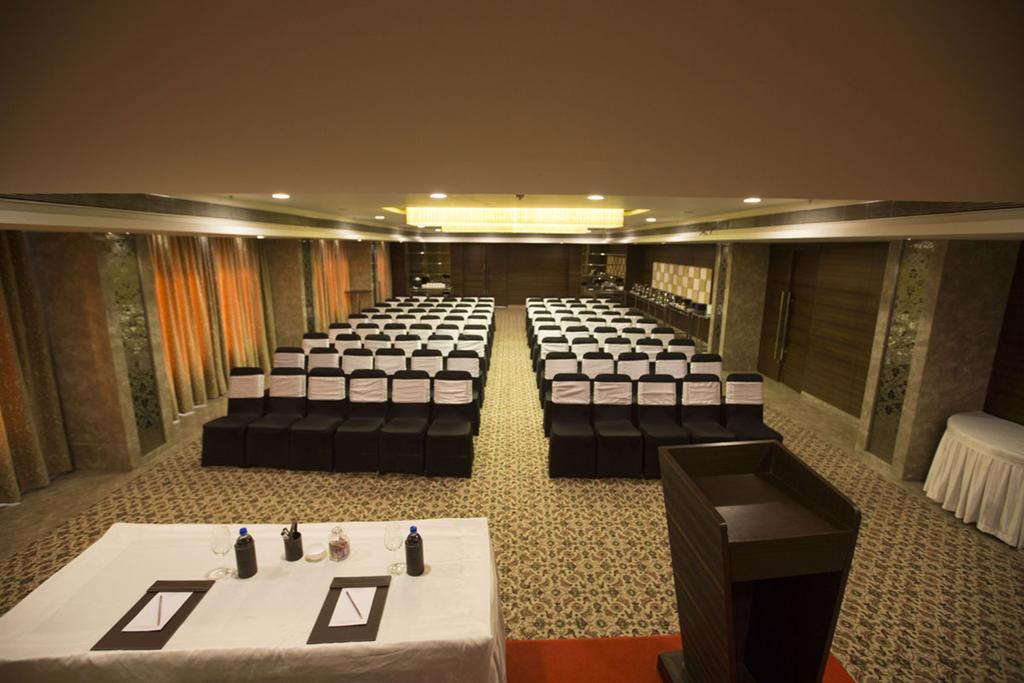 Anjushree Hotel Ujjain Bagian luar foto