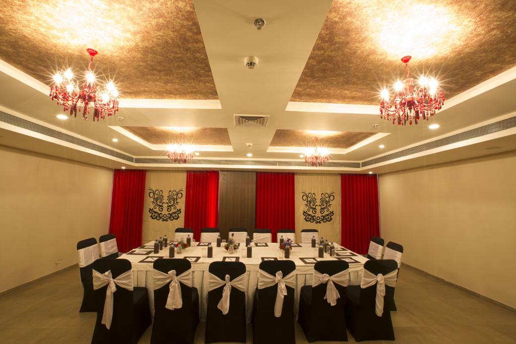 Anjushree Hotel Ujjain Bagian luar foto
