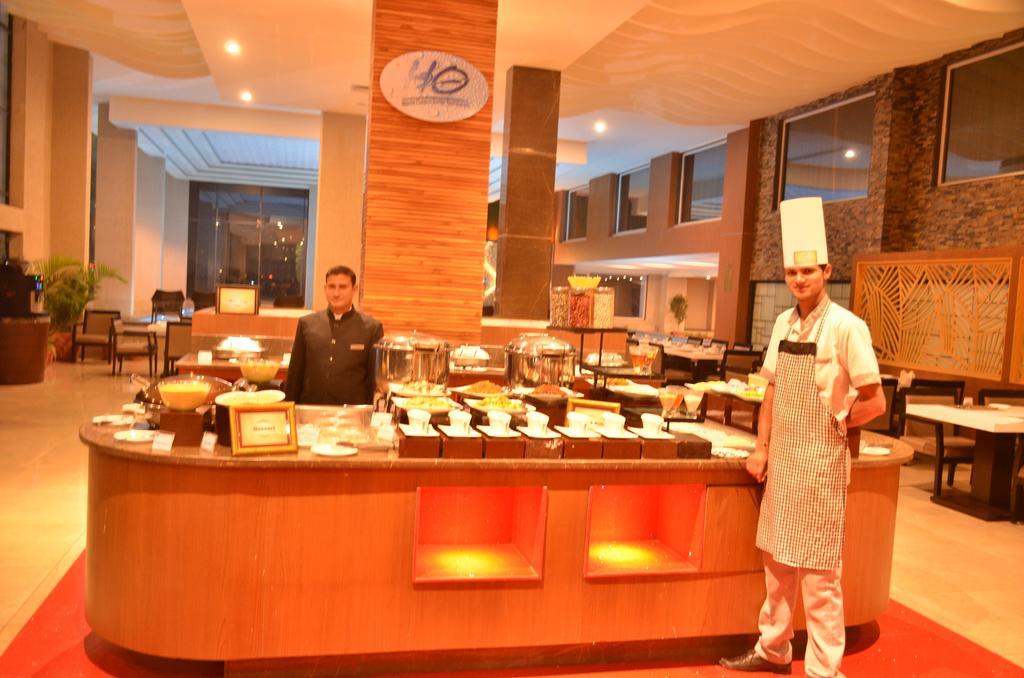 Anjushree Hotel Ujjain Bagian luar foto