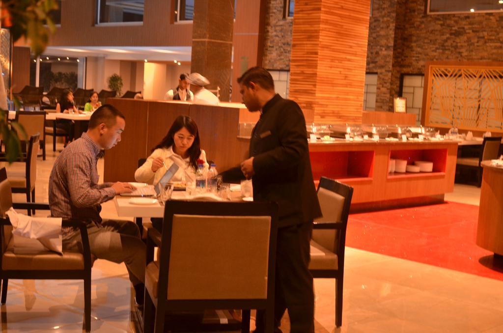 Anjushree Hotel Ujjain Bagian luar foto