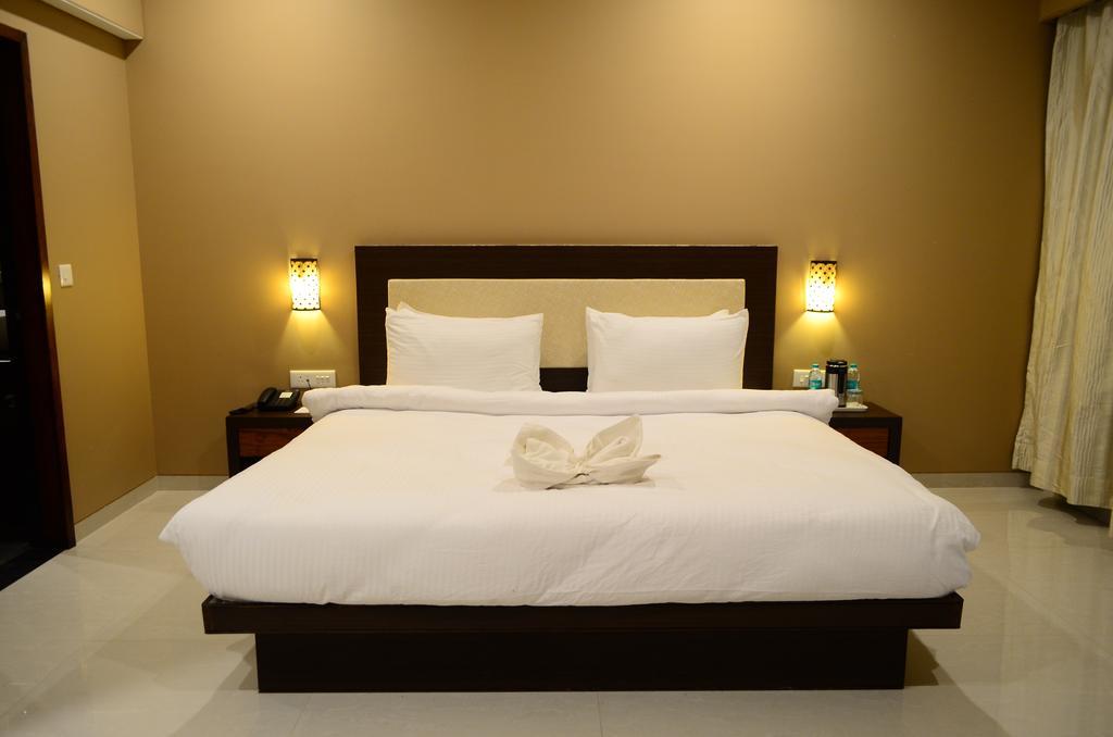 Anjushree Hotel Ujjain Bagian luar foto