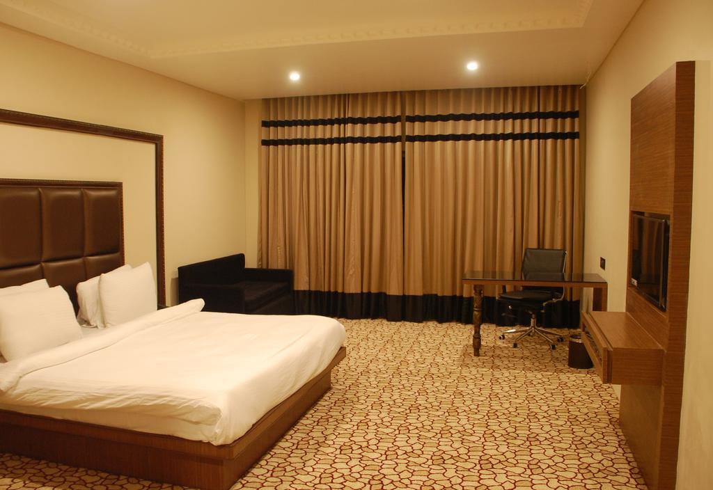Anjushree Hotel Ujjain Bagian luar foto