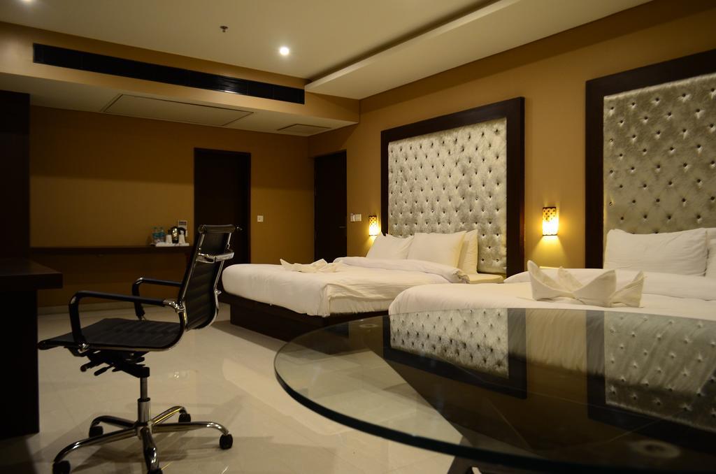 Anjushree Hotel Ujjain Bagian luar foto