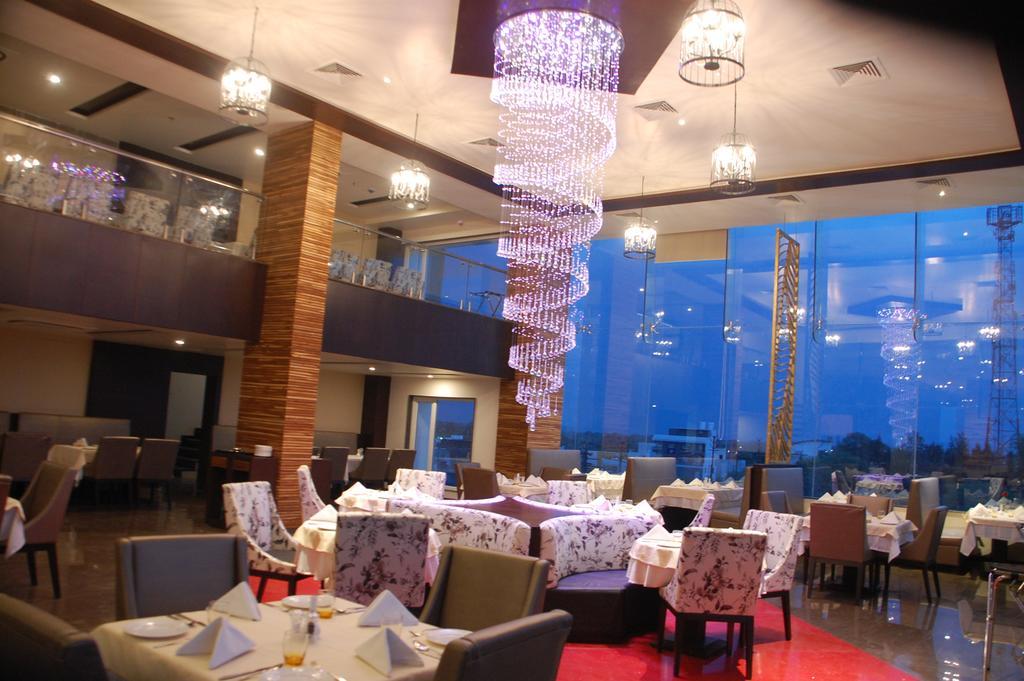 Anjushree Hotel Ujjain Bagian luar foto