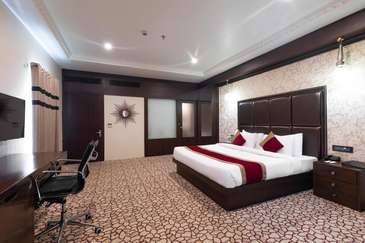 Anjushree Hotel Ujjain Bagian luar foto