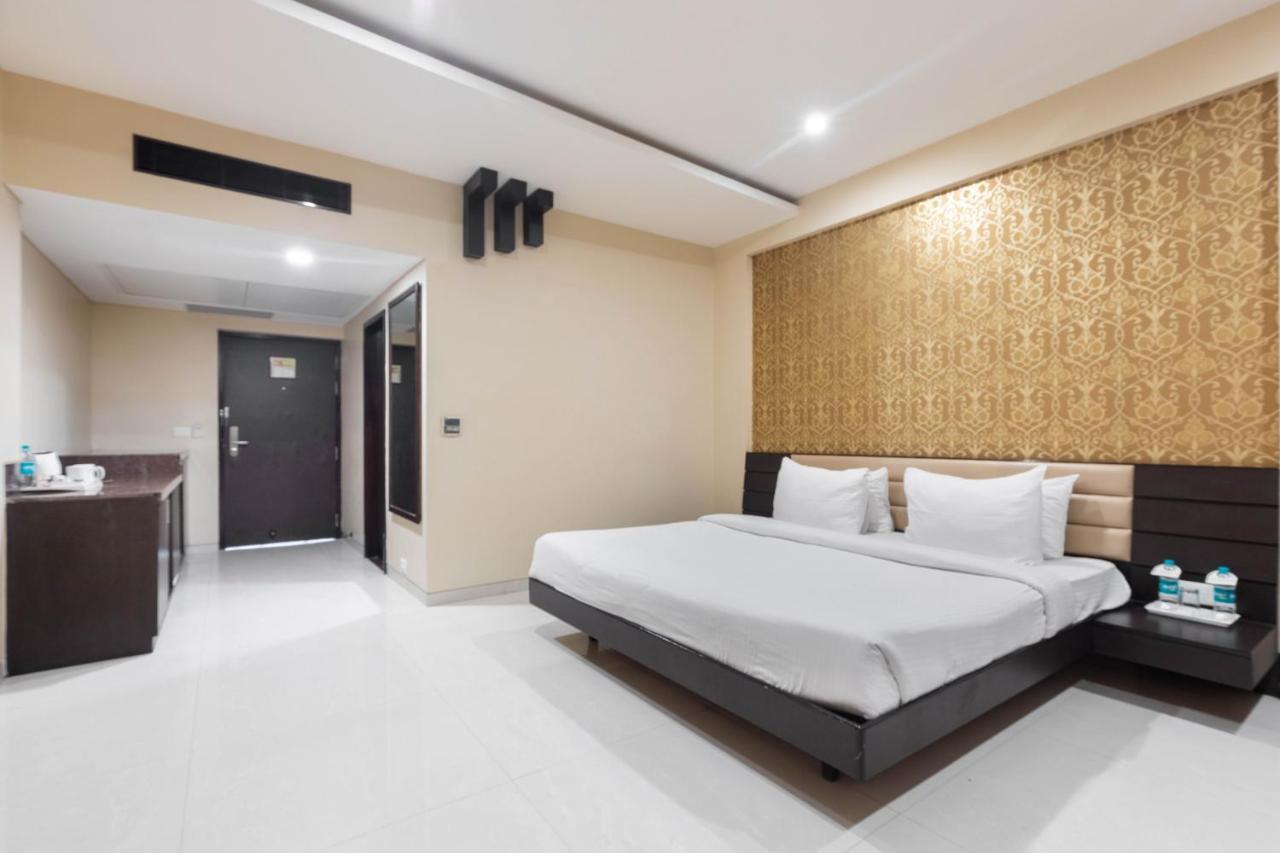 Anjushree Hotel Ujjain Bagian luar foto