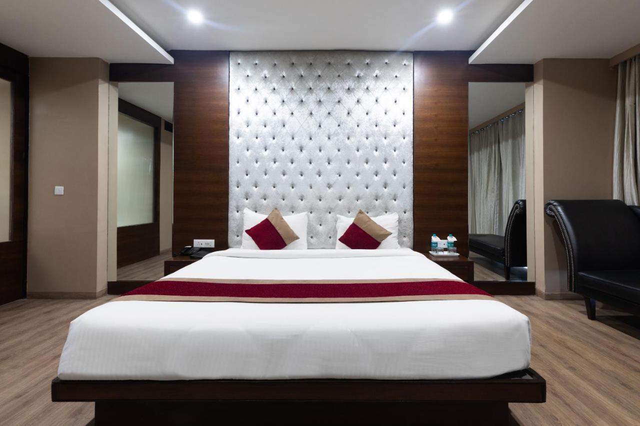 Anjushree Hotel Ujjain Bagian luar foto